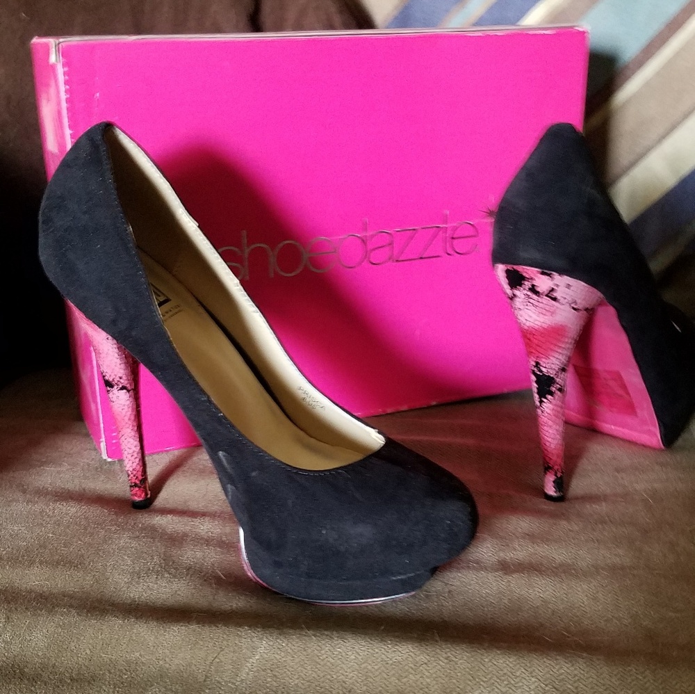 Suede black stiletto with snake print pink design